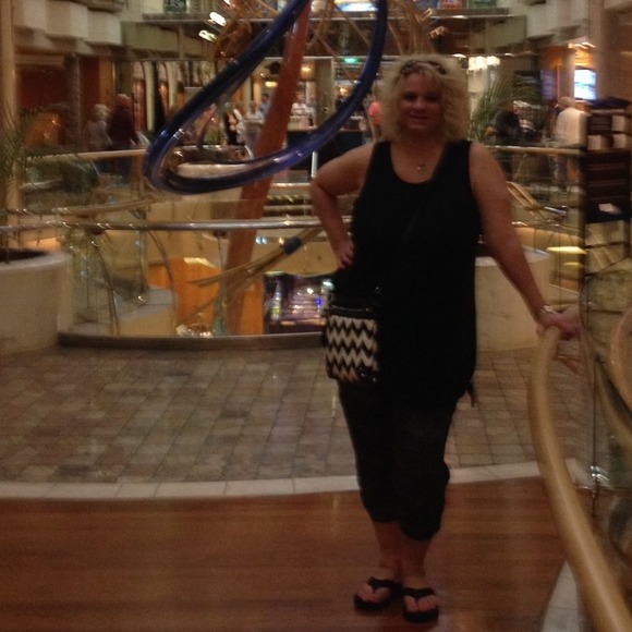 Meet your Posher, Deana - Picture 1 of 1